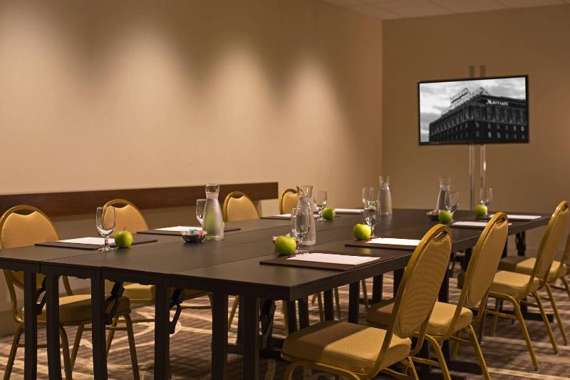 Peoria Marriott Pere Marquette image