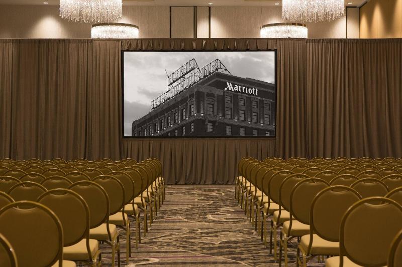 Peoria Marriott Pere Marquette image