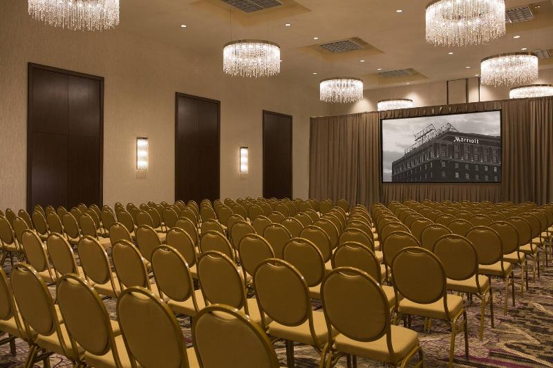 Peoria Marriott Pere Marquette image