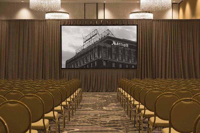 Peoria Marriott Pere Marquette image