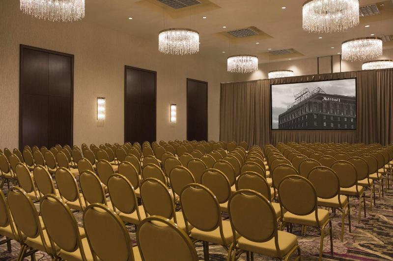 Peoria Marriott Pere Marquette image