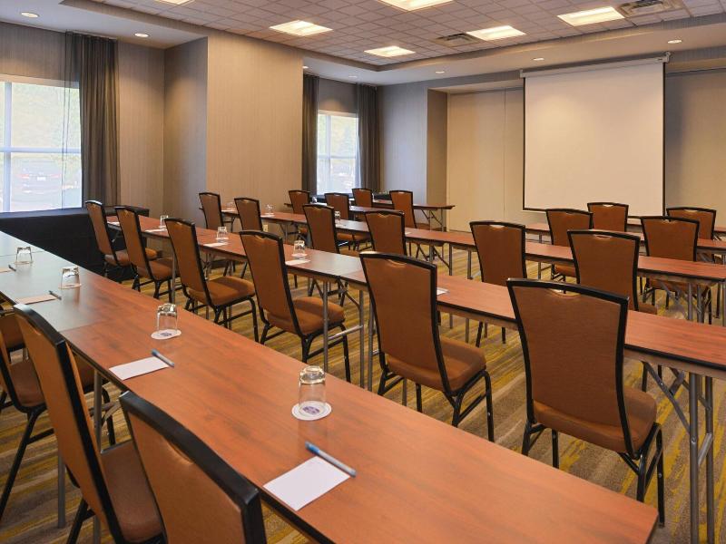 SpringHill Suites Pittsburgh Mills image