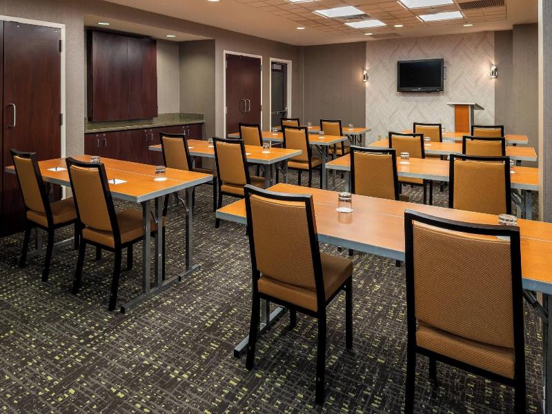 SpringHill Suites Pittsburgh North Shore image
