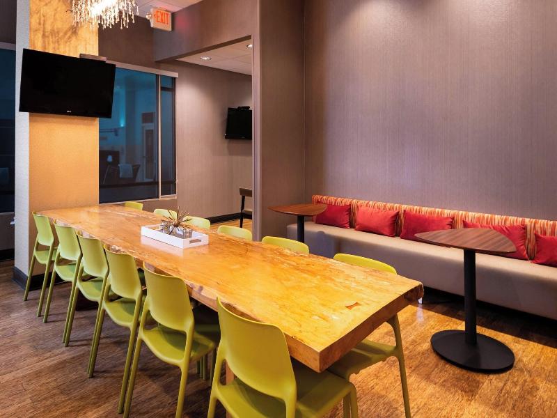 SpringHill Suites Pittsburgh North Shore image