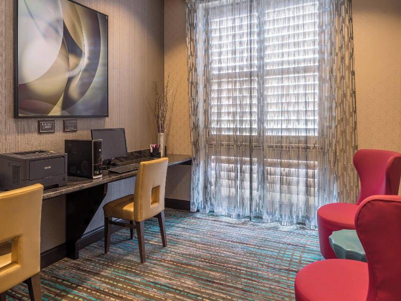 Residence Inn Pittsburgh North Shore image