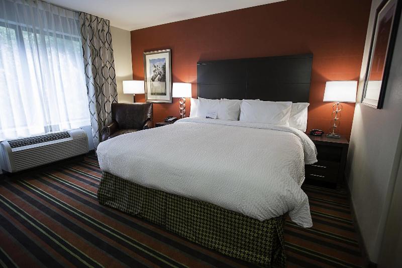 Fairfield Inn & Suites Moscow image