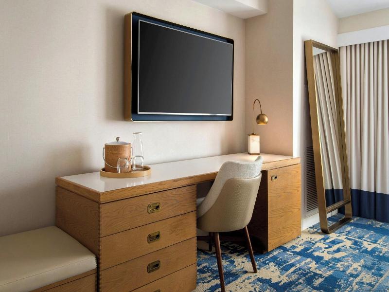 Newport Marriott image