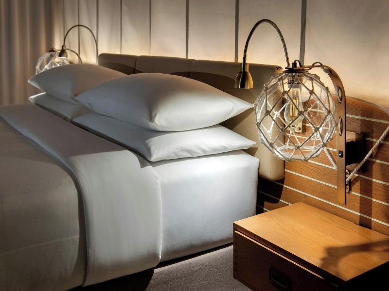 Newport Marriott image