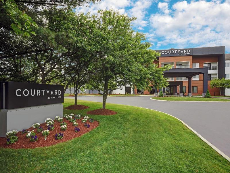 Courtyard Boston Raynham image