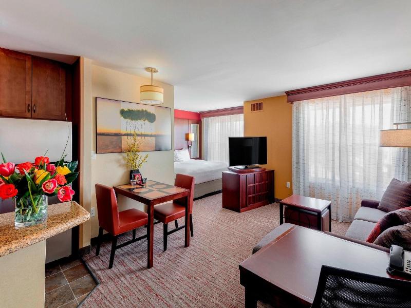 STUDIO Accessible KING SIZE BED