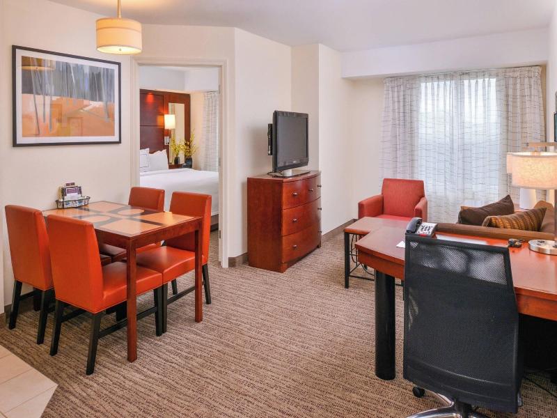 SUITE TWO DOUBLE BEDS — photo 4