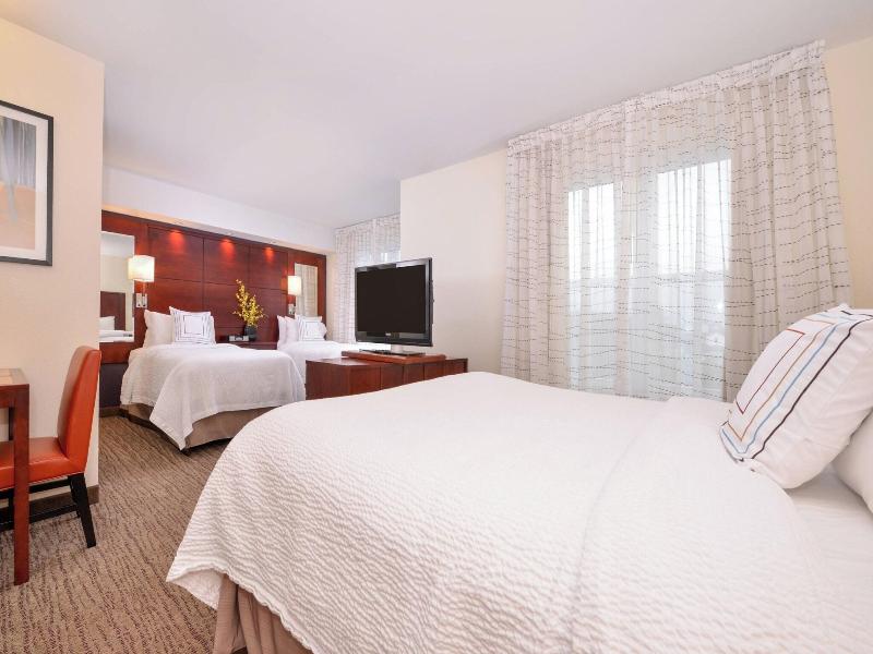 FAMILY ROOM TWO BEDS