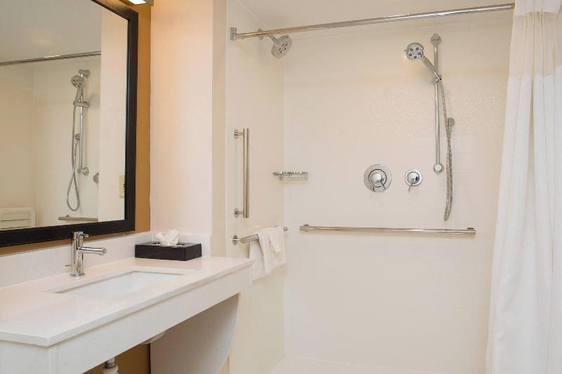 Fairfield Inn&Suites Raynham Middleboro/Plymouth image