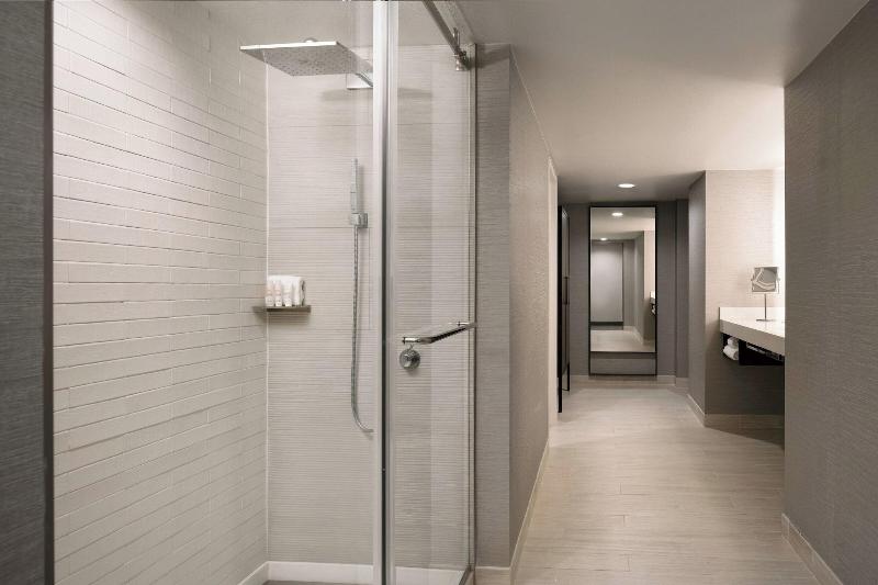 Marriott Riverside at the Convention Center image