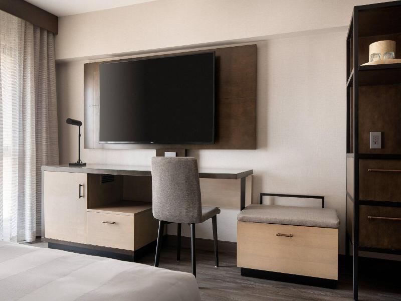 Marriott Riverside at the Convention Center image