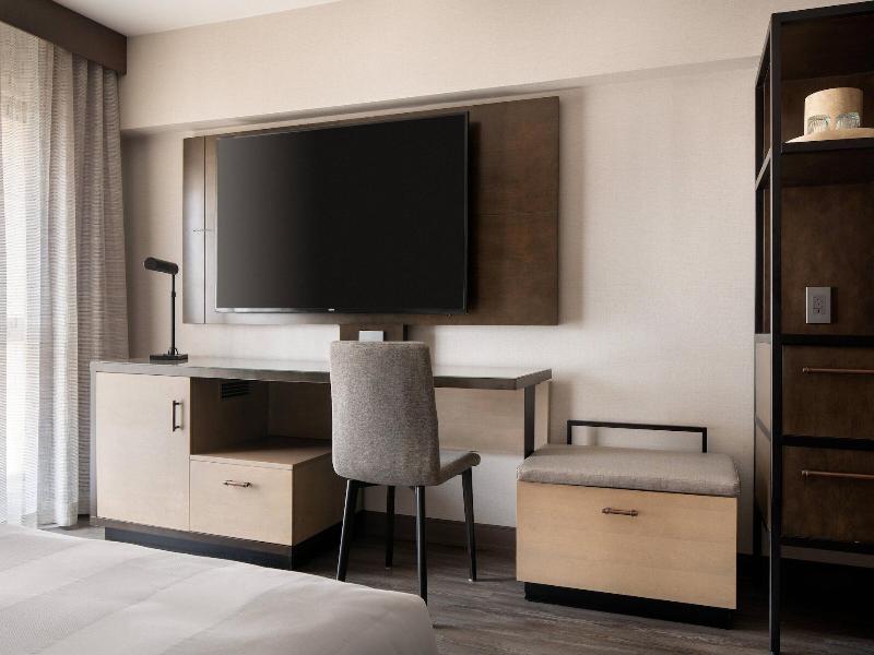 Marriott Riverside at the Convention Center image