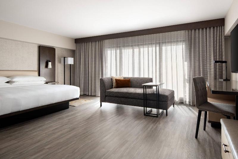 Marriott Riverside at the Convention Center image