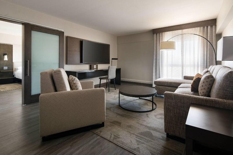 Marriott Riverside at the Convention Center image