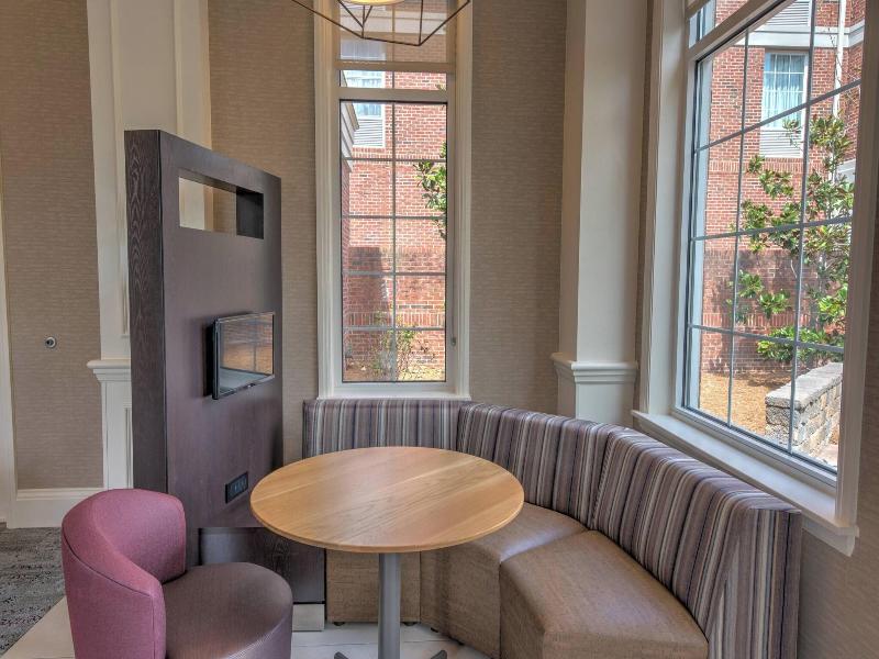 Courtyard By Marriott Chapel Hill image