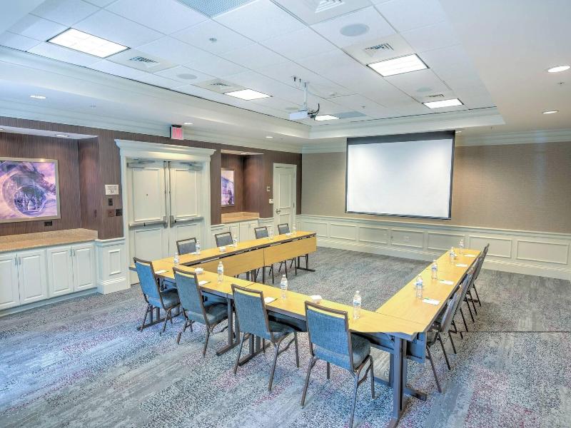 Courtyard By Marriott Chapel Hill image