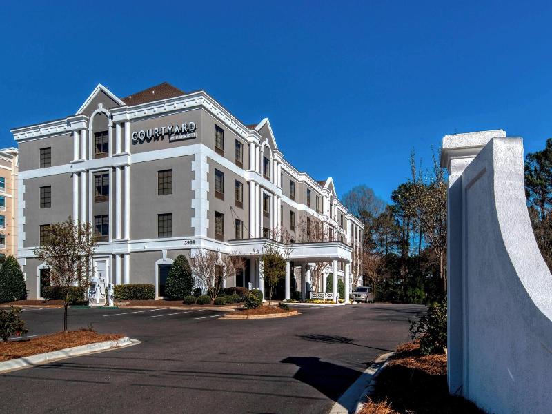 Courtyard Raleigh Crabtree Valley image