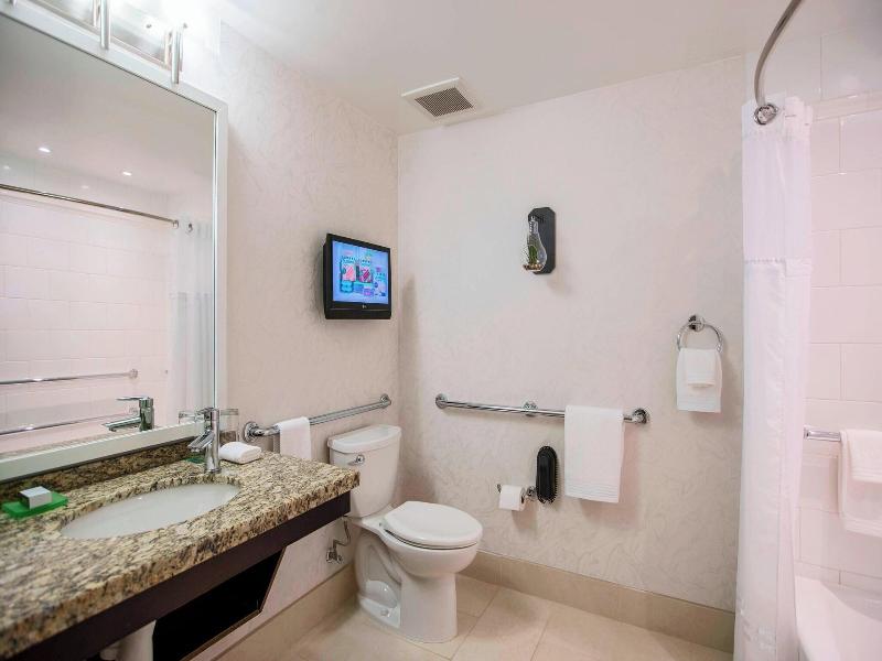 Renaissance Raleigh North Hills Hotel image