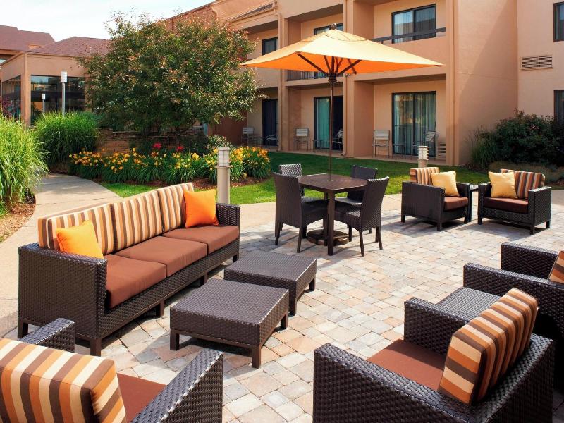 Courtyard Rockford image