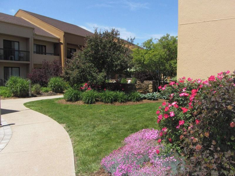 Courtyard Rockford image