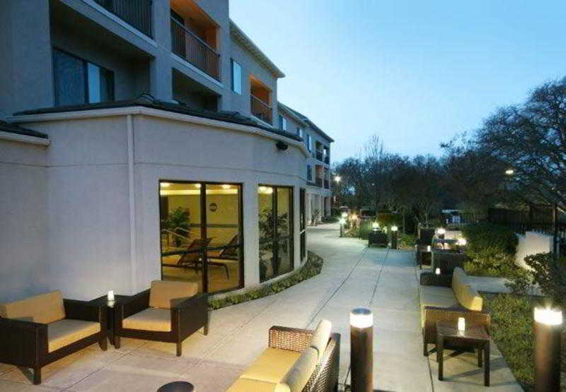 Hotel Courtyard Roseville