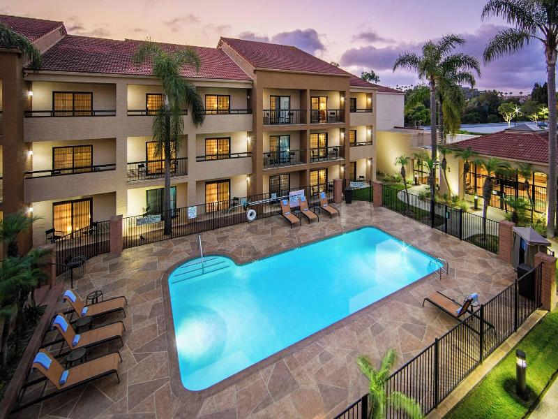 Courtyard San Diego Sorrento Valley image