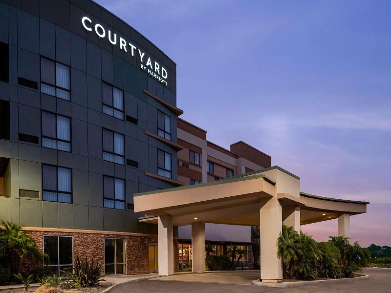 Courtyard San Diego Oceanside image