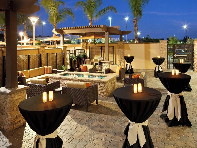 Courtyard San Diego Oceanside image