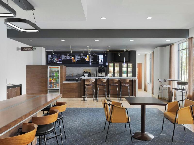 Courtyard by Marriott Louisville Airport image