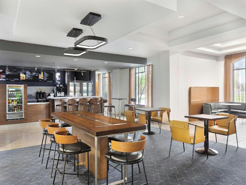 Courtyard by Marriott Louisville Airport image