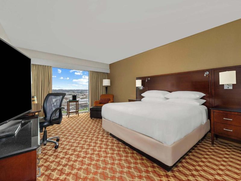 Louisville Marriott East image
