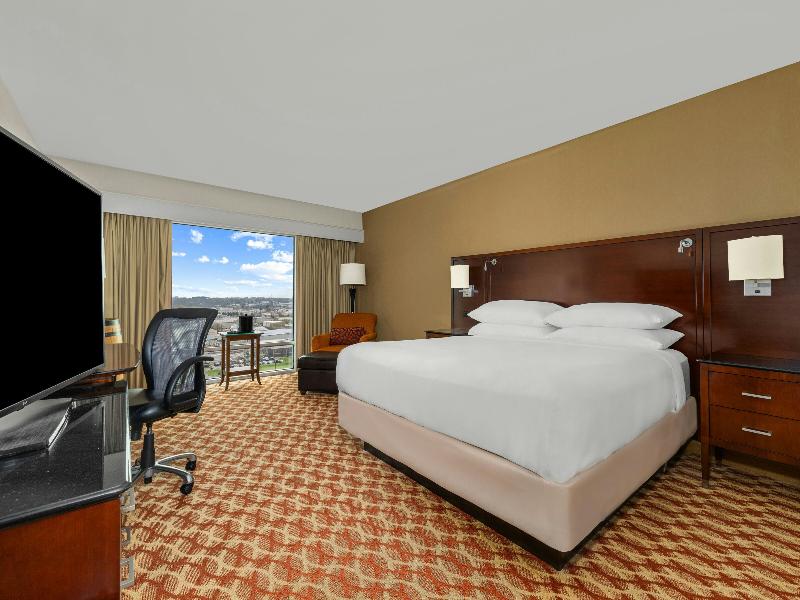 Louisville Marriott East image