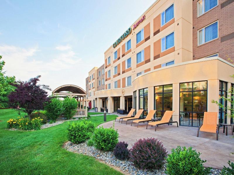 Courtyard by Marriott Louisville Northeast image
