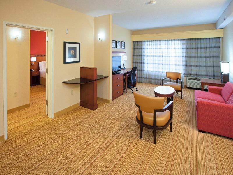 Courtyard by Marriott Louisville Northeast image