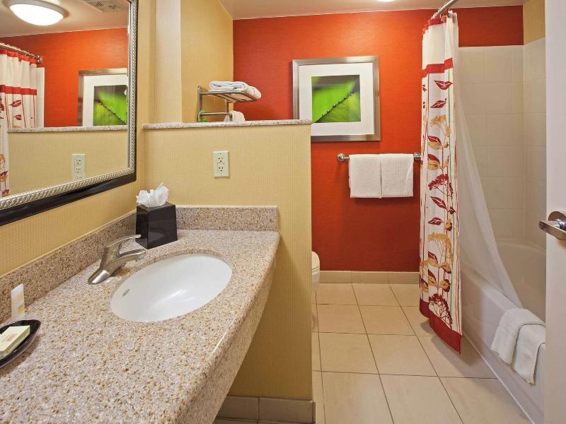Courtyard by Marriott Louisville Northeast image