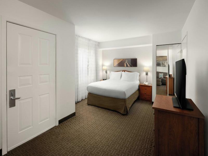 SUITE QUEEN SIZE BED — photo 5