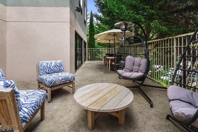 Holiday Inn & Suites Bothell - Seattle Northeast image