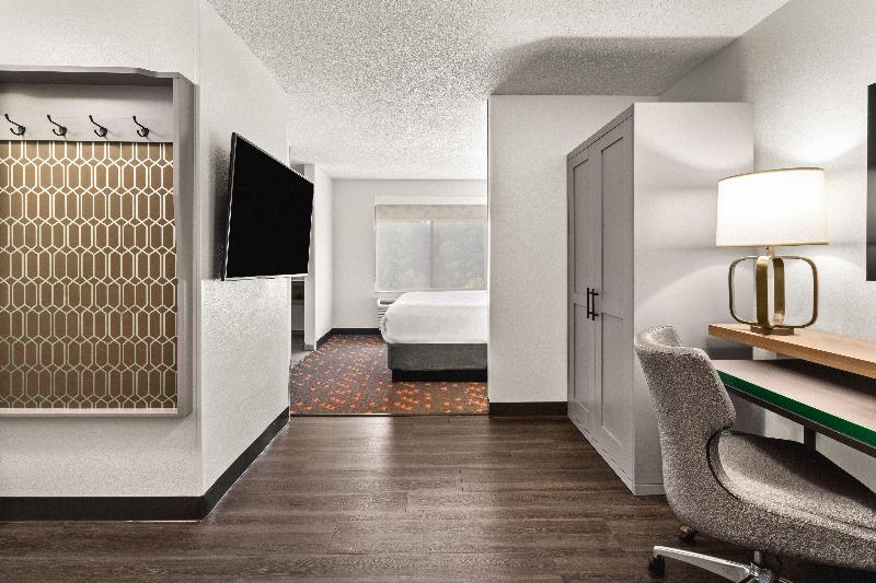 Holiday Inn & Suites Bothell - Seattle Northeast image