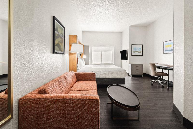 Holiday Inn & Suites Bothell - Seattle Northeast image