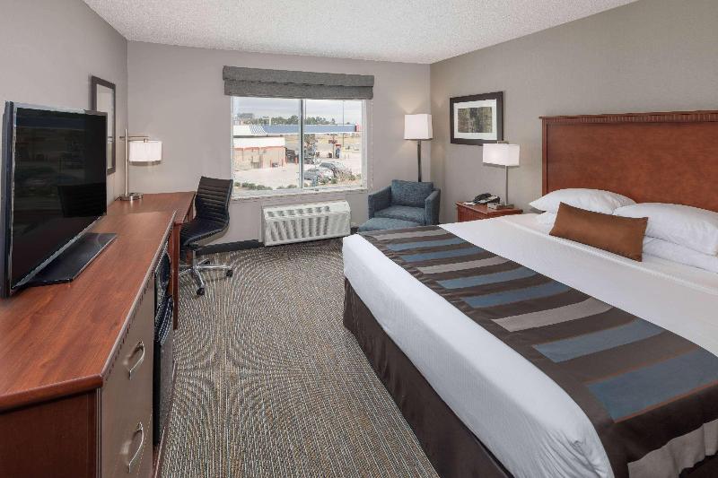 Wingate By Wyndham Shreveport Airport image