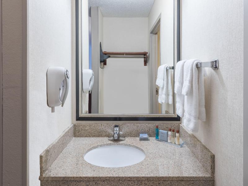 Wingate By Wyndham Shreveport Airport image