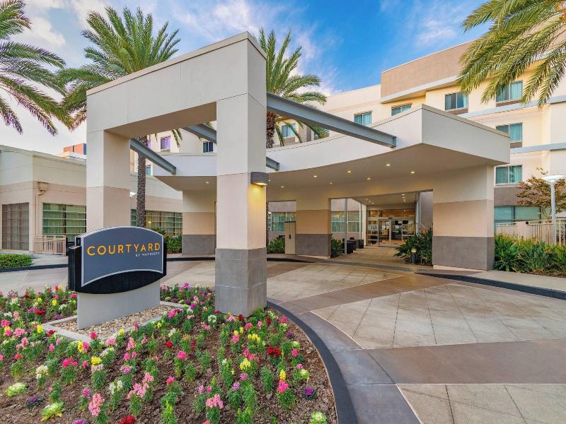 Courtyard Santa Ana Orange County image