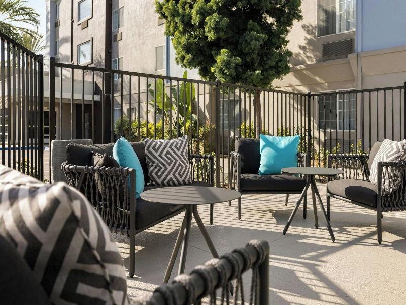 Towneplace Suites Anaheim Maingate Angel Stadium image