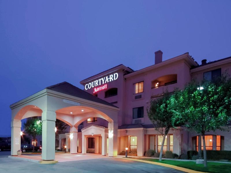 Courtyard Salinas Monterey image