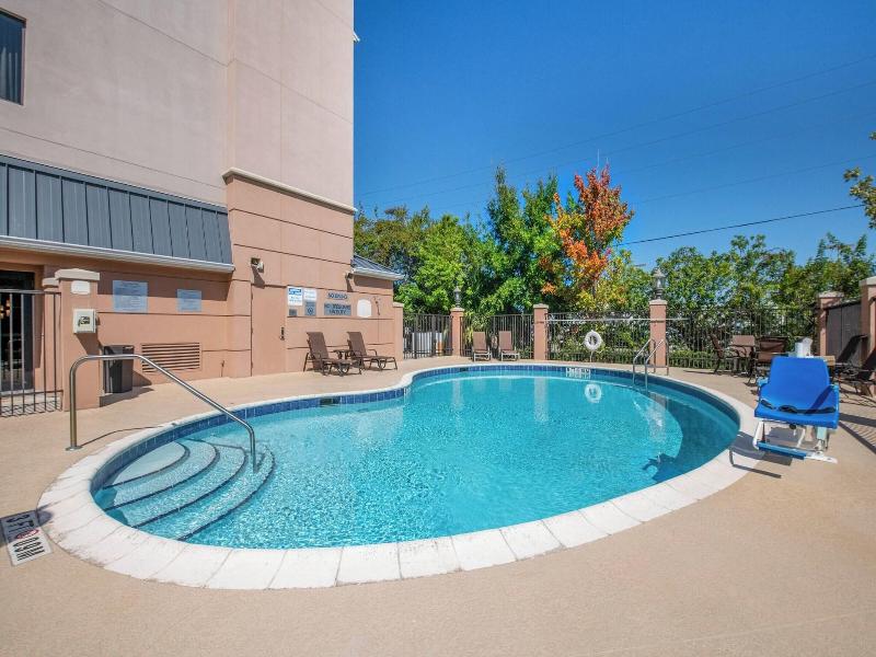 Fairfield Inn & Suites Holiday Tarpon Springs image