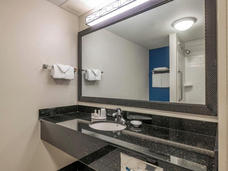 Fairfield Inn & Suites Holiday Tarpon Springs image
